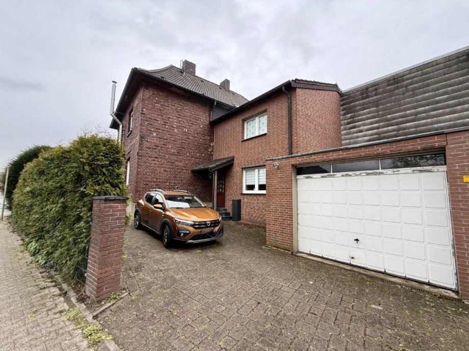 Seitenansicht 1 Doppelhaush�lfte Hückelhoven-Ratheim