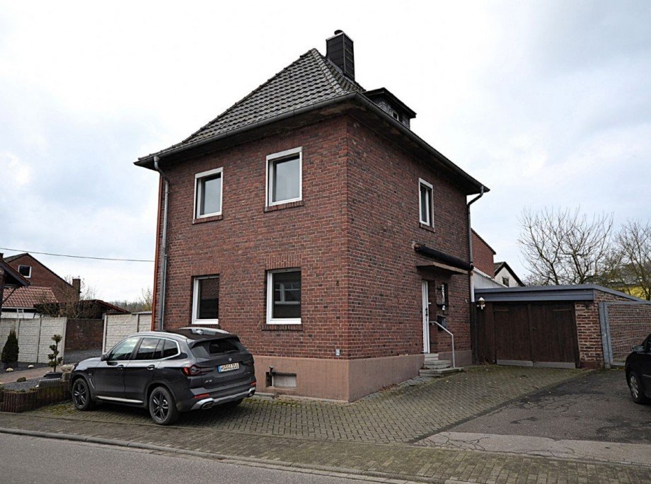 Front Einfamilienhaus Hückelhoven-Altmyhl