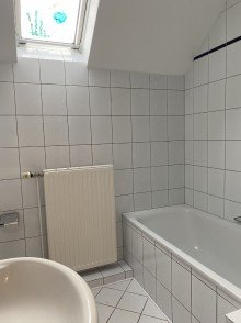 Badezimmer OG Bild 2 Moderne Doppelhaush�lfte mit Keller und Garage in Heinsberg-Karken