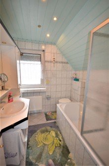 Badezimmer Freistehendes Einfamilienhaus mit Garten und Garage in Wegberg-Merbeck