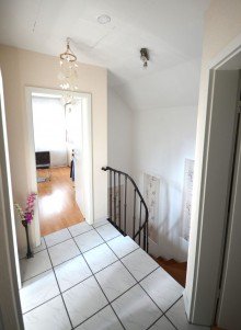Flur OG Moderne Doppelhaush�lfte mit Keller und Garage in Heinsberg-Karken
