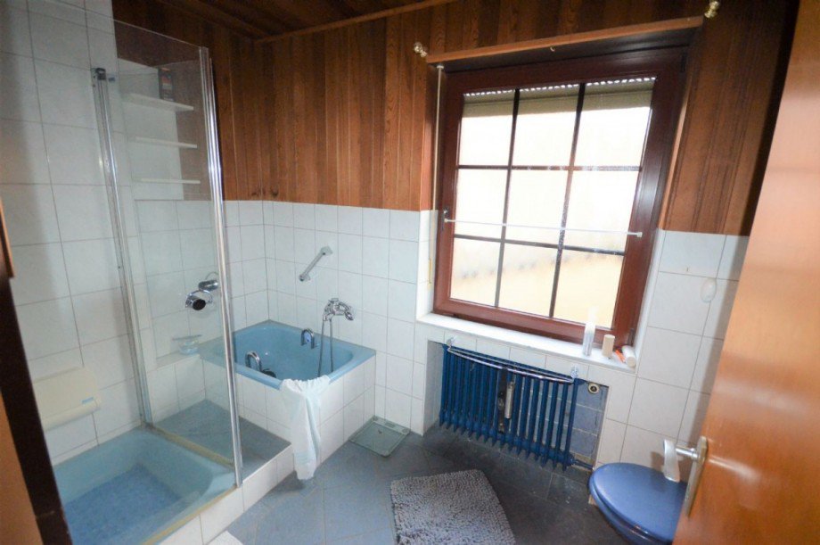 Bad OG Doppelhaush�lfte H�ckelhoven