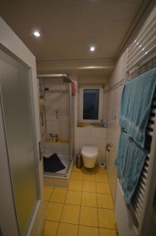 Wohneinheit links - EG Badezimmer Solides Zweifamilienhaus als Mehrgenerationenhaus oder Kapitalanlage in Hückelhoven-Baal