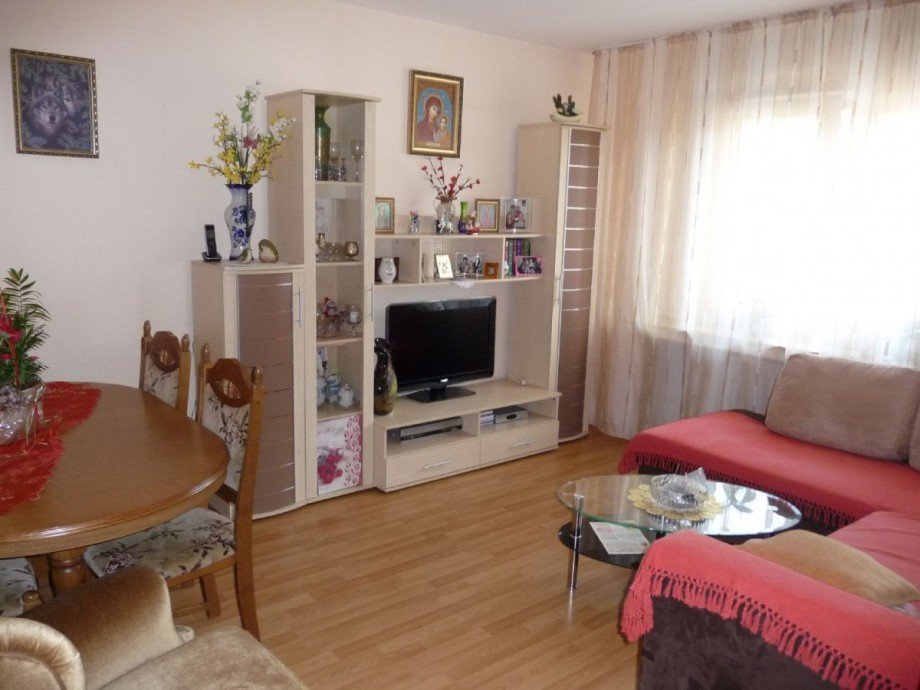 1. OG rechts - Wohnzimmer Mehrfamilienhaus Heinsberg