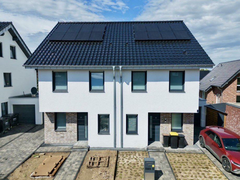 Frontansichten BIld 3 Doppelhaush�lfte Erkelenz-Granterath
