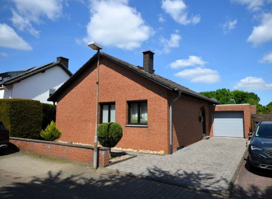 Front Einfamilienhaus Hückelhoven-Kleingladbach