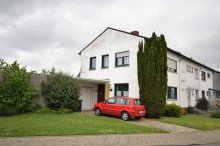 Front Sanierungsbed�rftiges Reiheneckhaus in ruhiger Wohnlage von H�ckelhoven-Ratheim