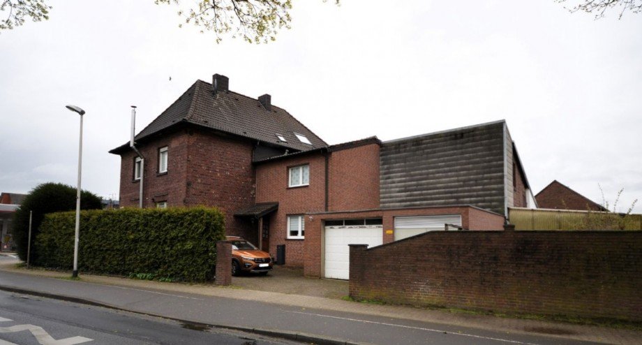 Seitenansicht 2 Doppelhaush�lfte Hückelhoven-Ratheim