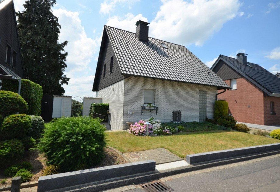 Front Bild 1 Einfamilienhaus Hückelhoven-Baal