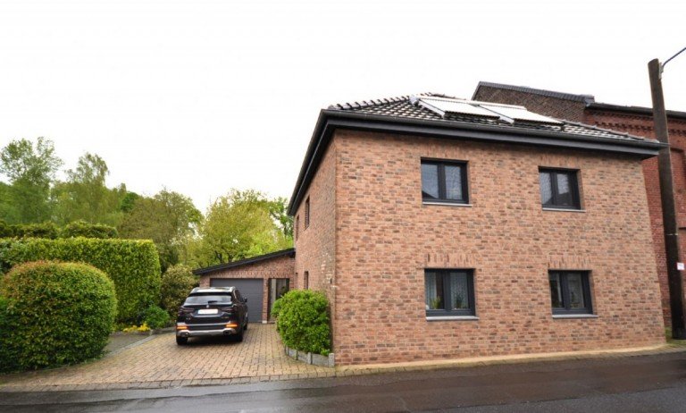 Front Bild 1 Hückelhoven-Doverhahn Einfamilienhaus Großzügiges Einfamilienhaus mit Nebengebäuden in Hückelhoven-Doverhahn