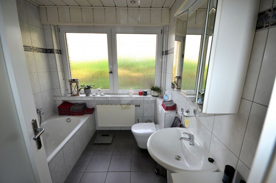 Wohneinheit links - OG Badezimmer Zweifamilienhaus Hückelhoven-Baal