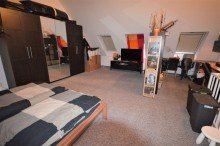 Zimmer DG Bild 1 Gepflegte Maisonette-Wohnung mit Balkon und Garage in M�nchengladbach-Wickrath