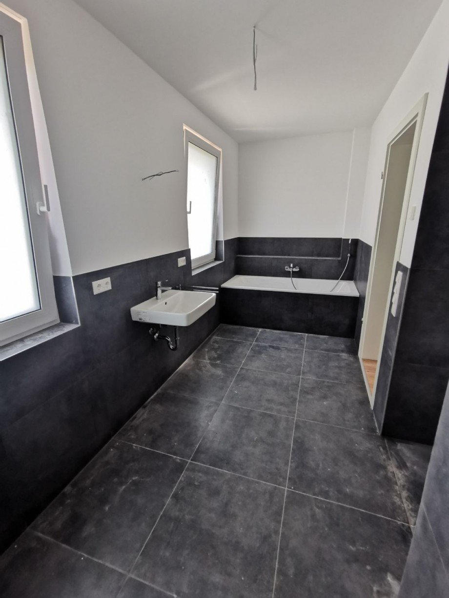 OG Badezimmer Doppelhaush�lfte Erkelenz-Granterath