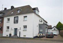 Front Gro�z�giges Ein-/Zweifamilienhaus im Ortskern von Wassenberg