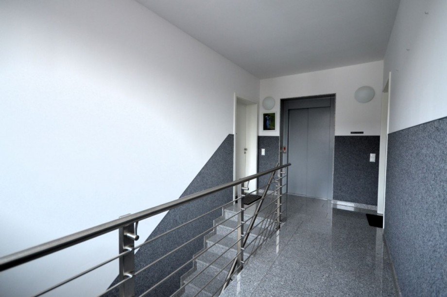Treppenhaus Bild 1 Etagenwohnung H�ckelhoven-Ratheim