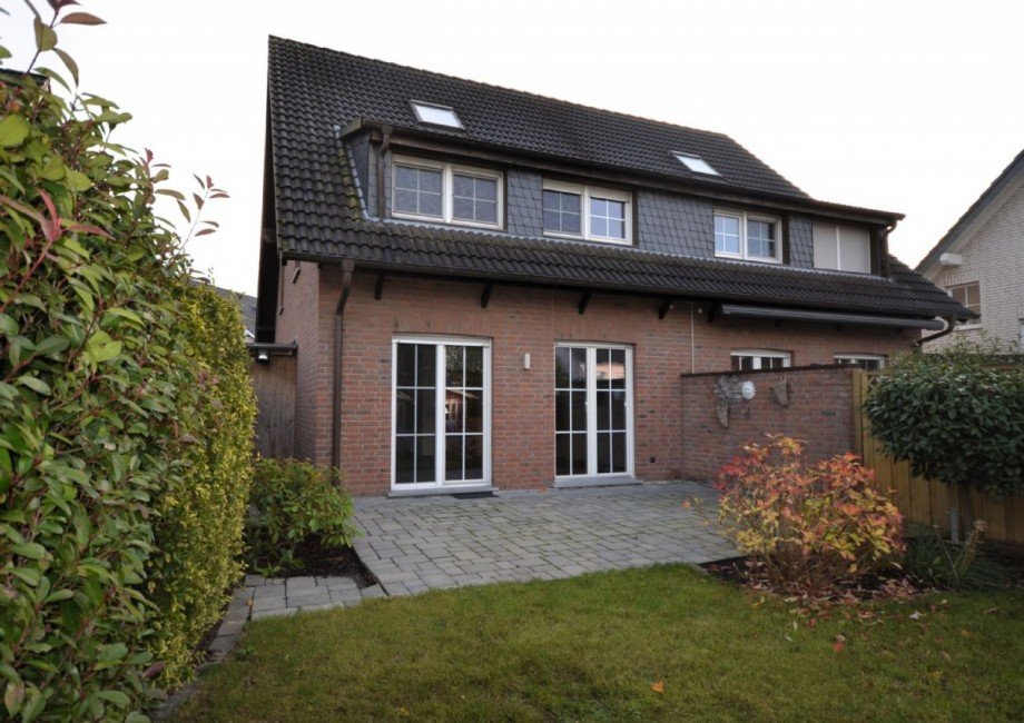 Au�enbereich Bild 2 Doppelhaush�lfte H�ckelhoven-Millich
