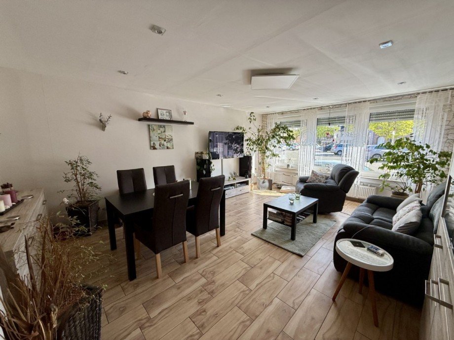 Wohnung 1: Wohn-/Essbereich Bild 1 Zweifamilienhaus Erkelenz-Kückhoven