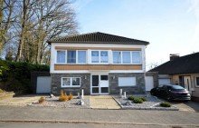 Front Solides Zweifamilienhaus als Mehrgenerationenhaus oder Kapitalanlage in Hückelhoven-Baal