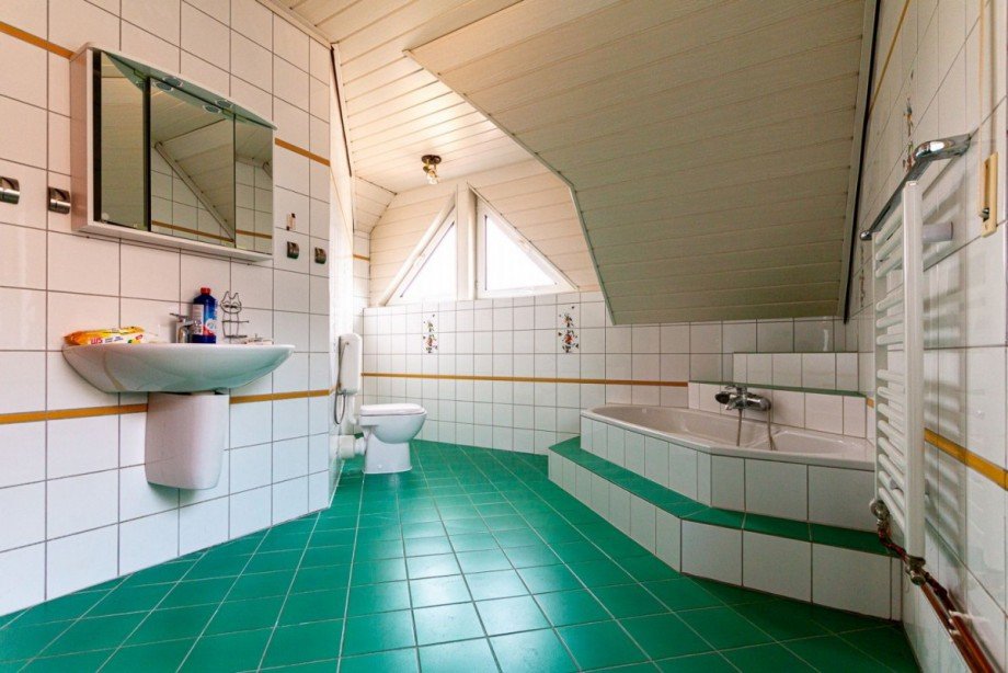 OG Badezimmer Bild 2 Einfamilienhaus Erkelenz-Hetzerath