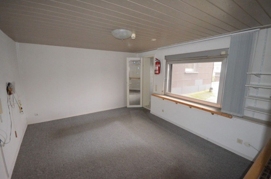 Zimmer 3 OG mit angrezendem Bad Einfamilienhaus H�ckelhoven