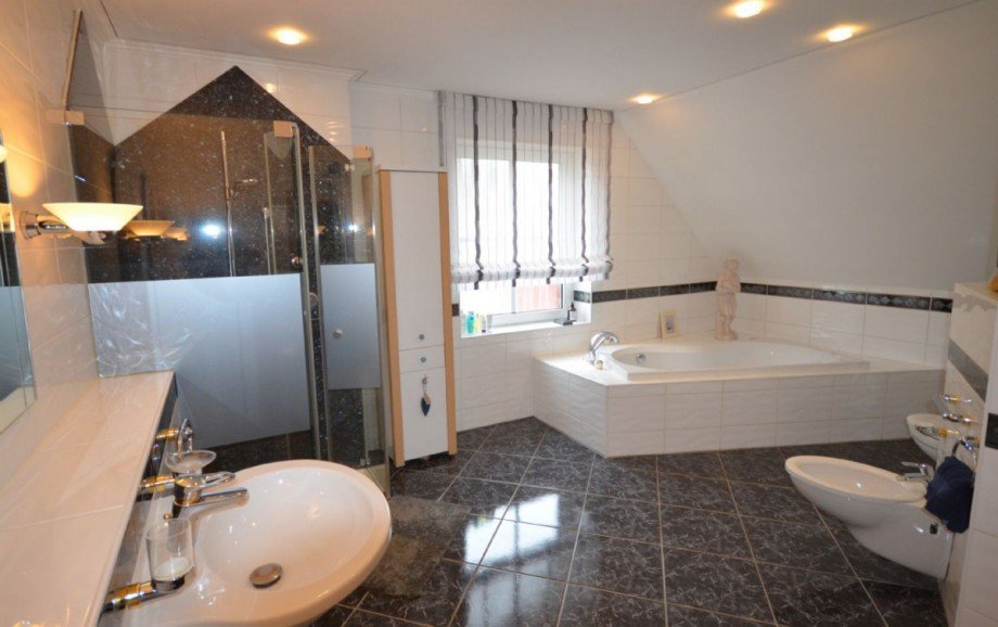 Bad Bild 2 Einfamilienhaus H�ckelhoven-Baal