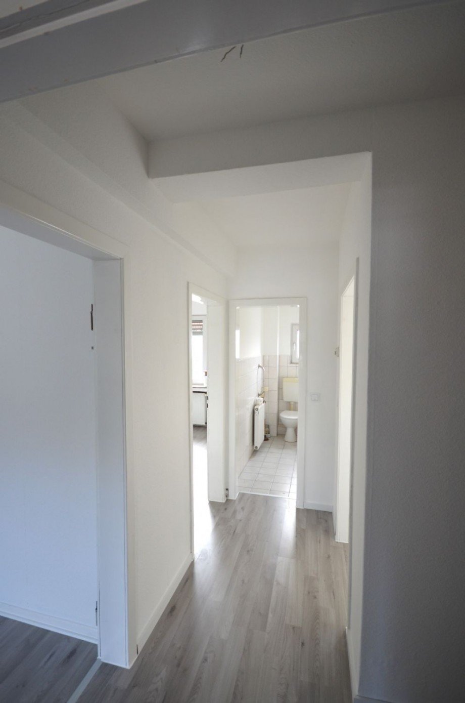 1. OG links Flur Mehrfamilienhaus Heinsberg