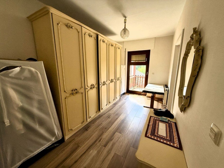 OG - ZImmer 3 - Zugang zum hinteren Balkon Einfamilienhaus Hückelhoven-Ratheim