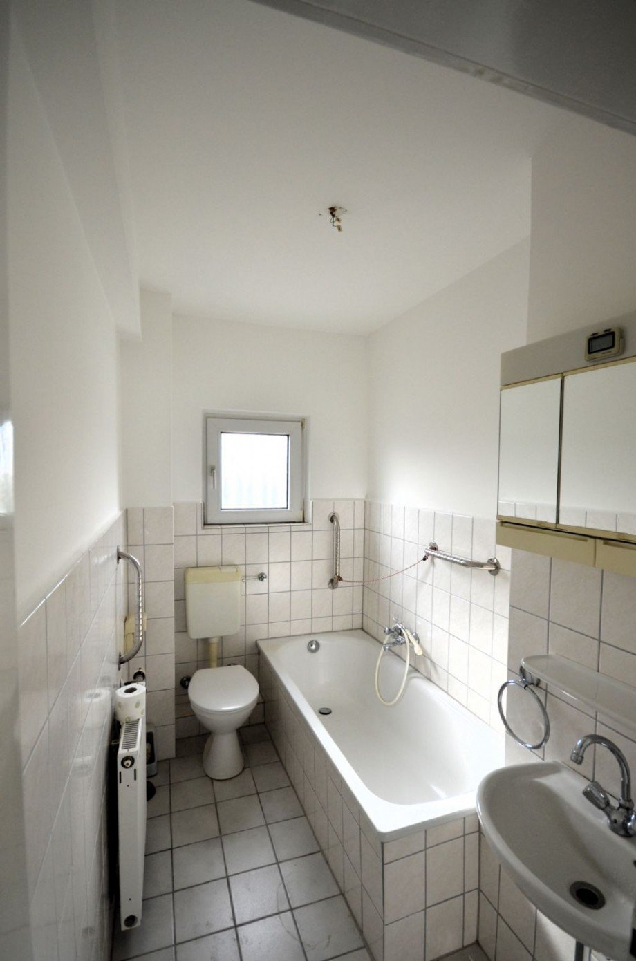 1. OG links - Badezimmer Mehrfamilienhaus Heinsberg
